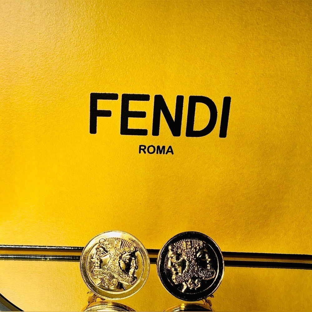 Rare Vintage Fendi Roma Italy Gold-Tone Janus Face Coin Clip-On Earrings - Picture 3 of 11